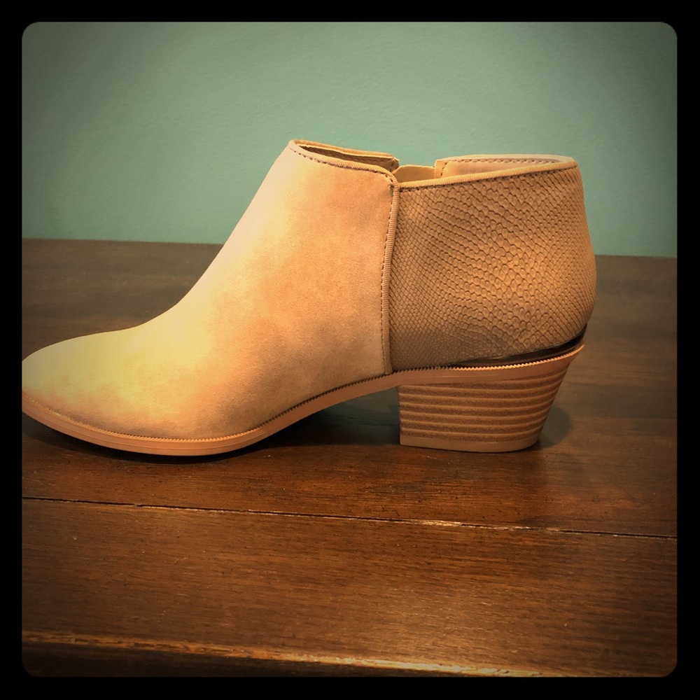 Vera Wang booties